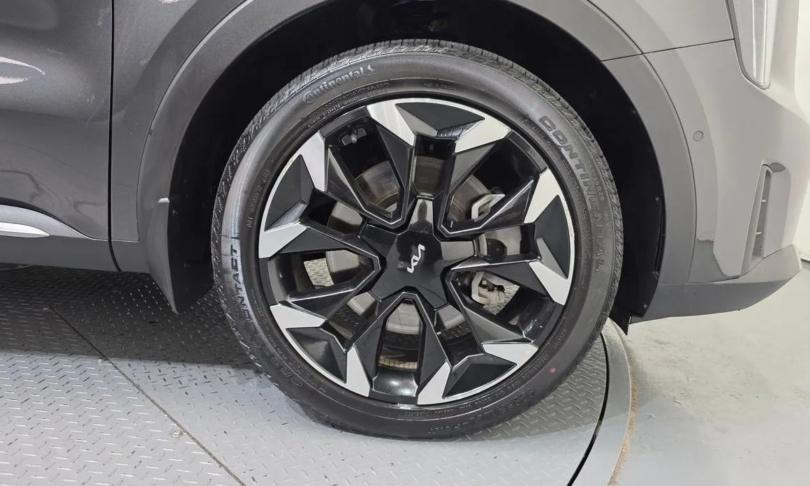Kia Sorento — фото 9