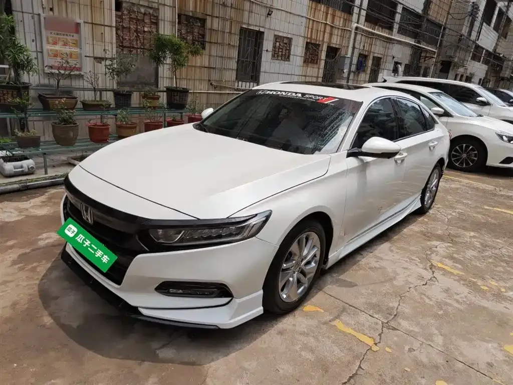 Honda Accord — фото 1