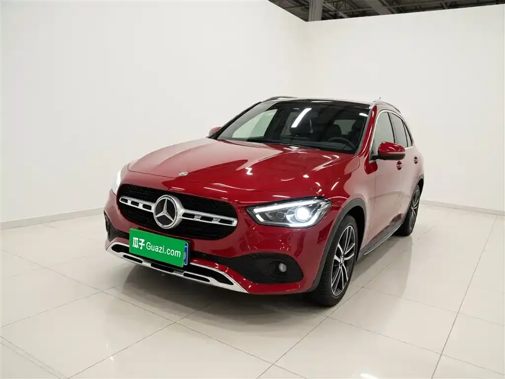 Mercedes-Benz GLA — фото 1