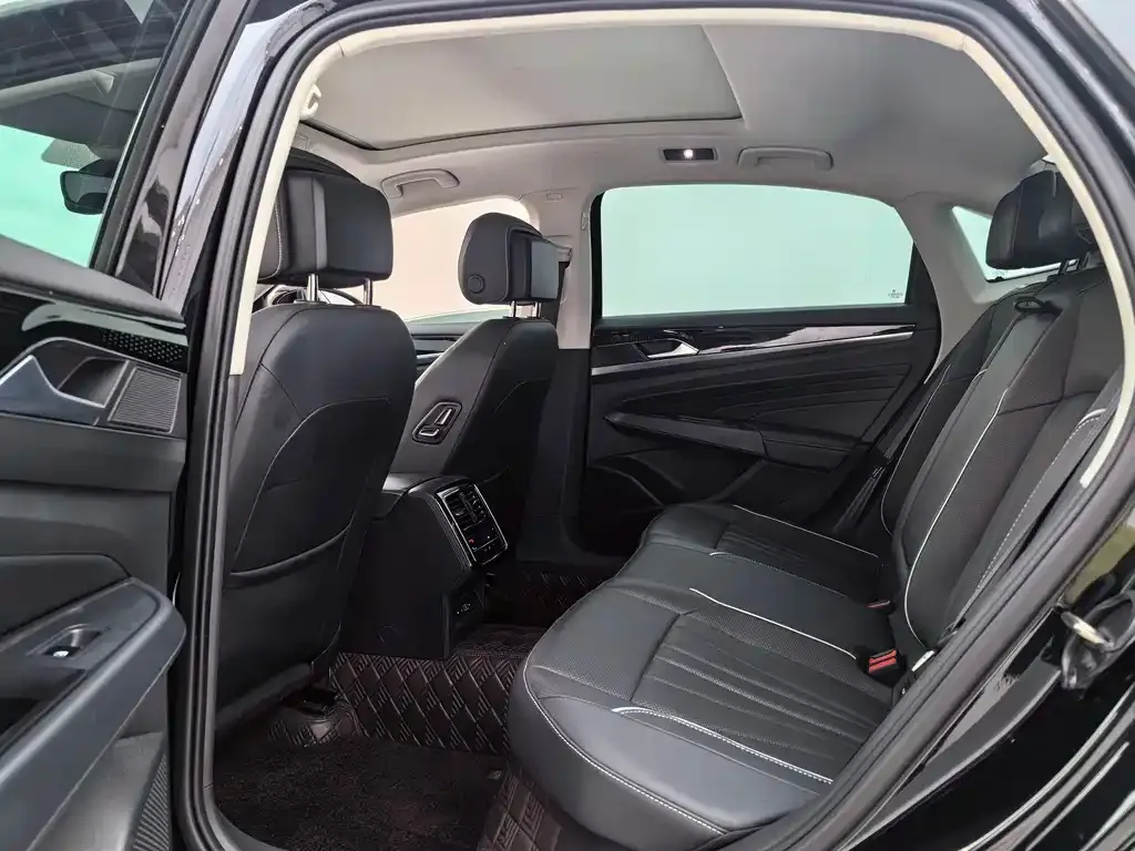 Volkswagen Passat — фото 3