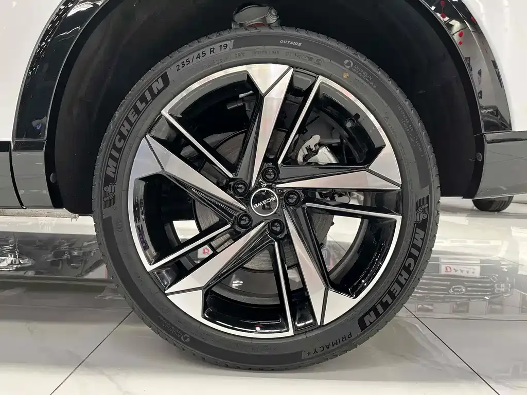 Roewe RX5 MAX — фото 2