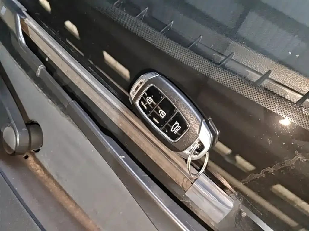 Hyundai Elantra — фото 8