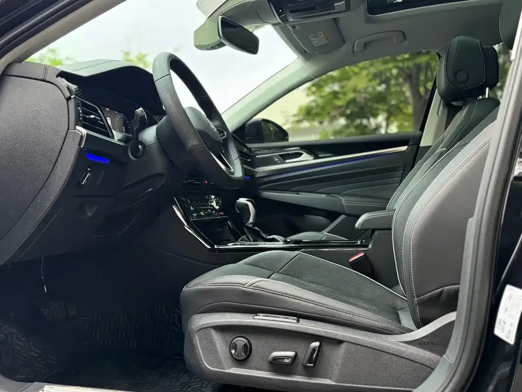 Volkswagen Passat — фото 10
