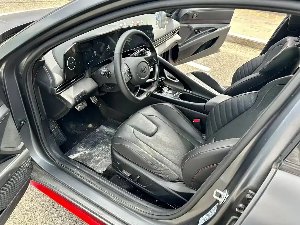 Hyundai Elantra — фото 7