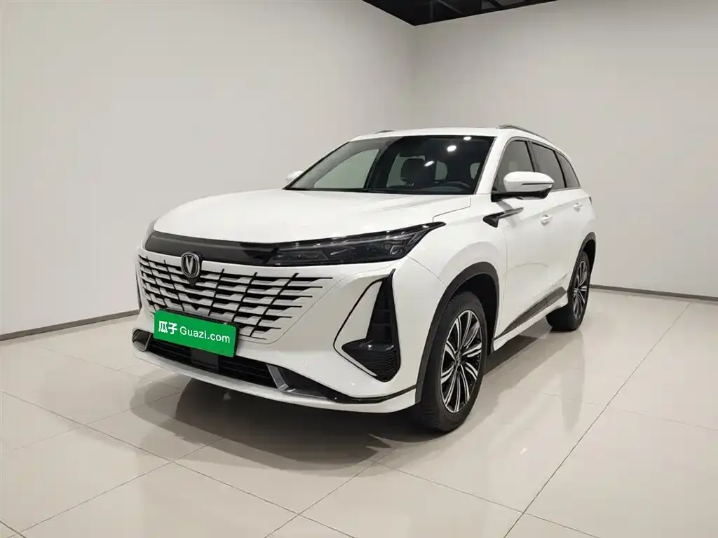 Changan CS75PLUS — фото 1