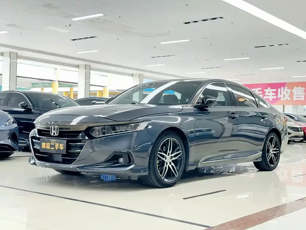 Honda Accord — фото 1