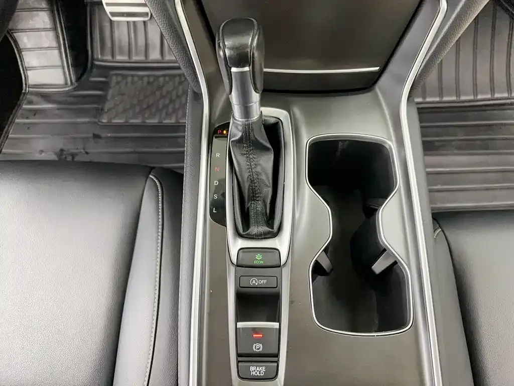 Honda Accord — фото 6