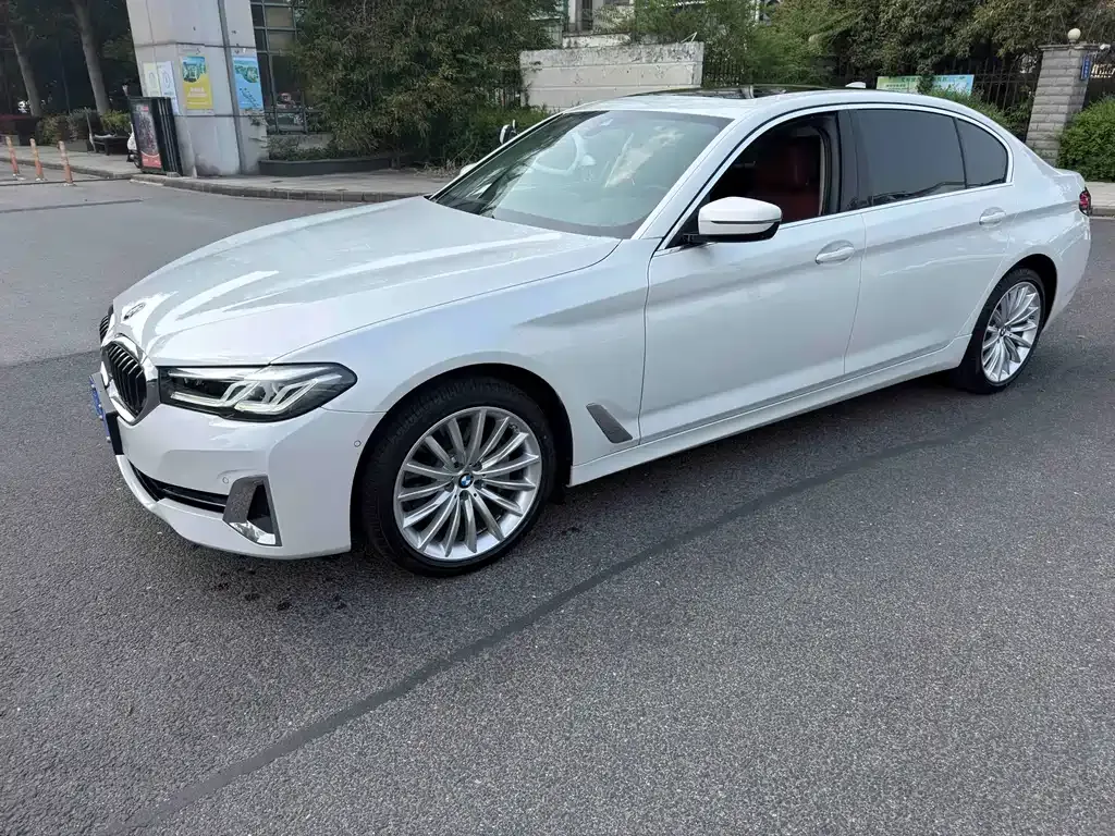 BMW 5 Series — фото 5