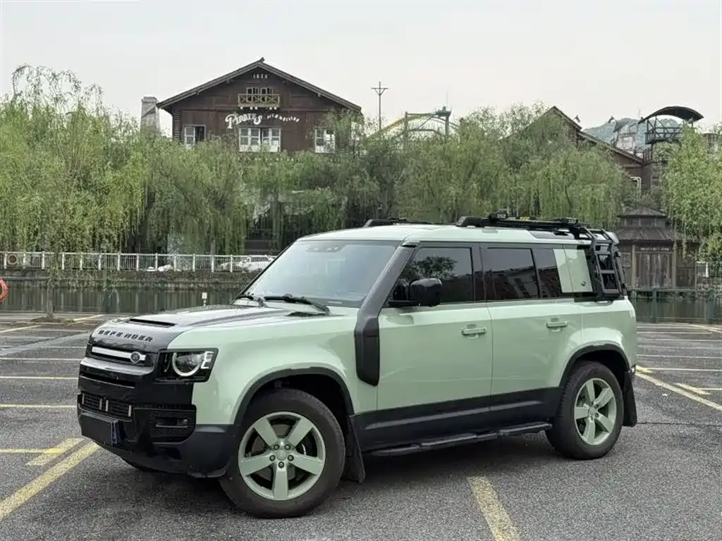 Land Rover Defender — фото 1