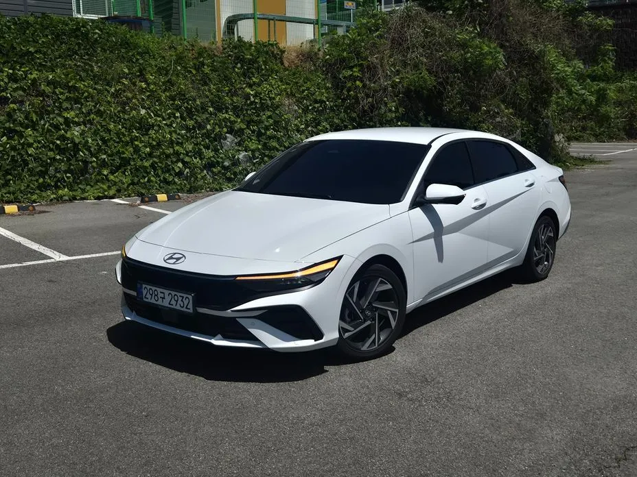 Hyundai AVANTE — фото 3