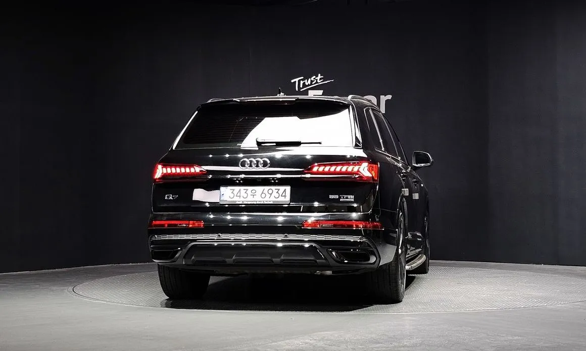 Audi Q7 — фото 3