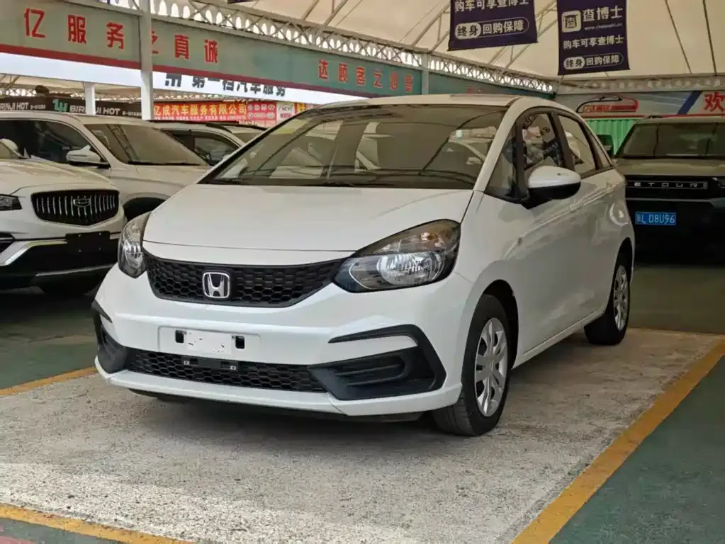 Honda Fit — фото 1