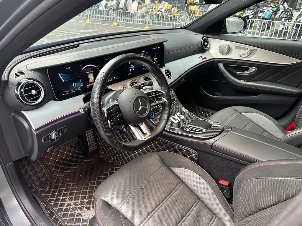 Mercedes-Benz E-Class AMG — фото 5