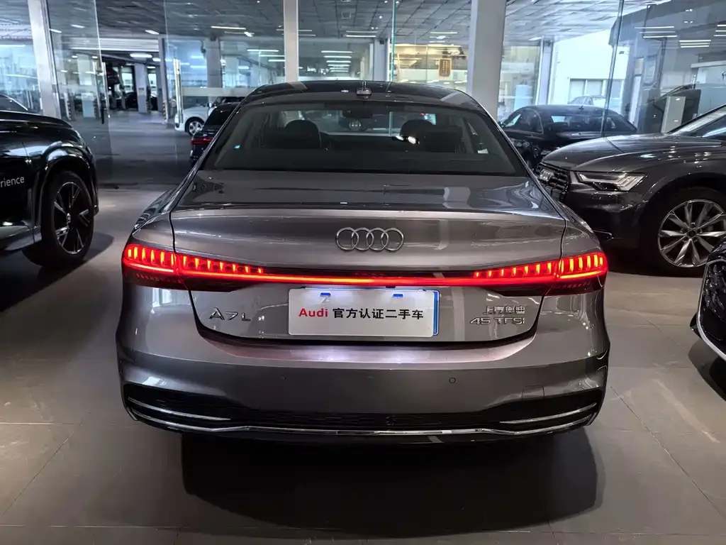 Audi A7L — фото 10