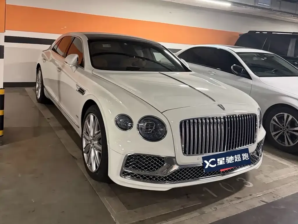 Bentley Flying Spur — фото 2