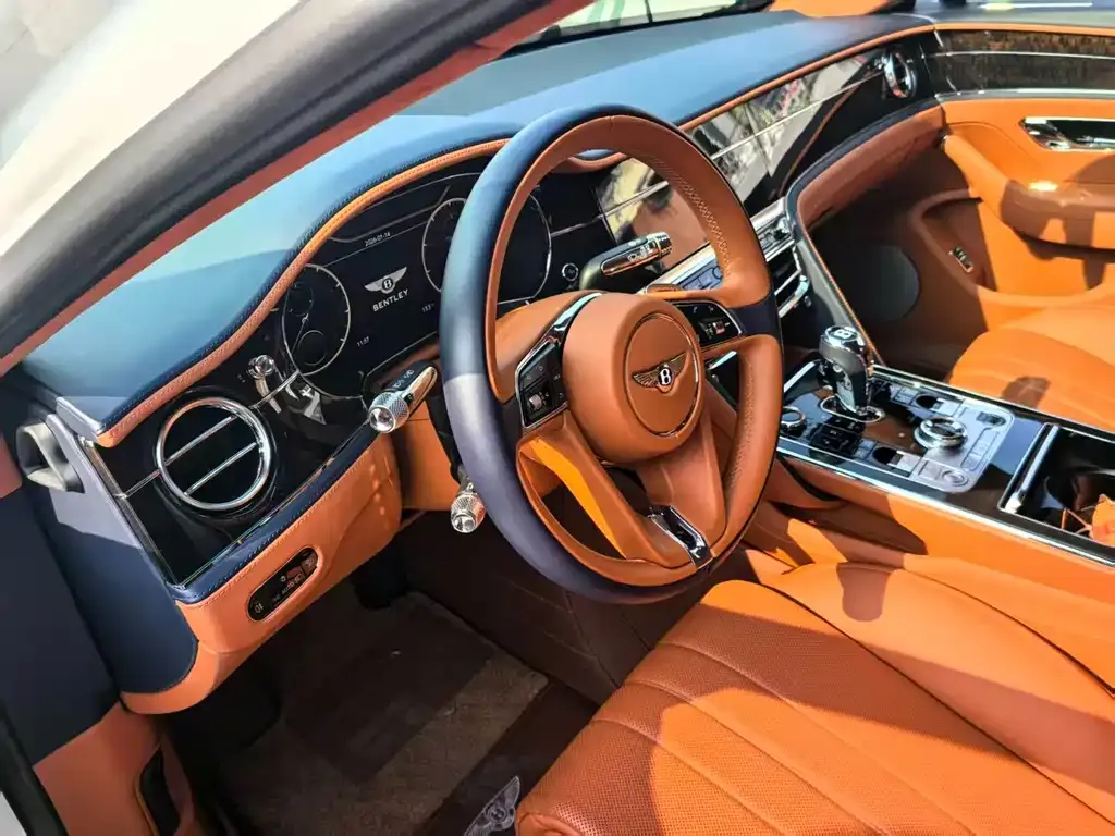 Bentley Flying Spur — фото 3
