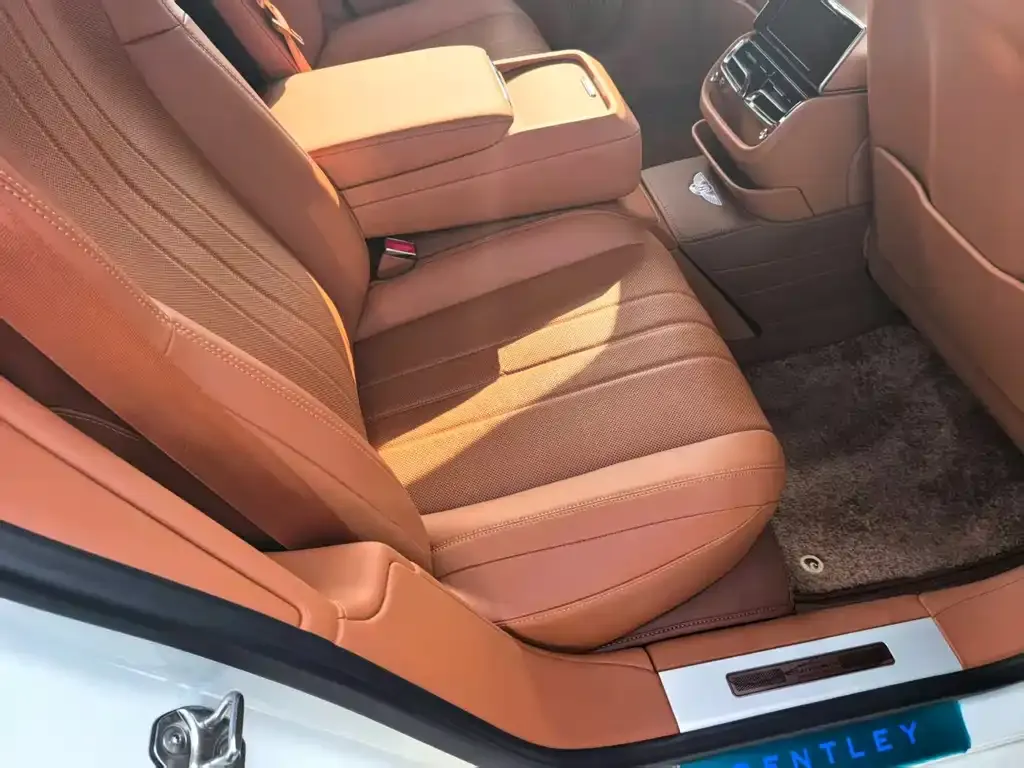 Bentley Flying Spur — фото 8