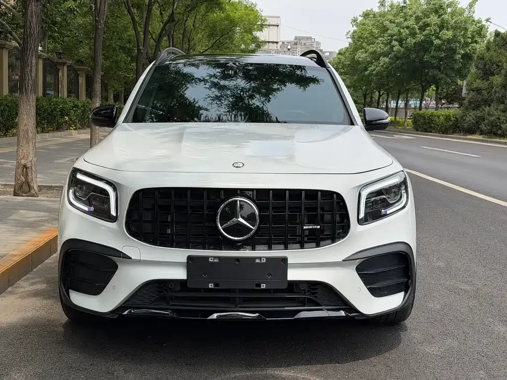 Mercedes-Benz GLB AMG — фото 8