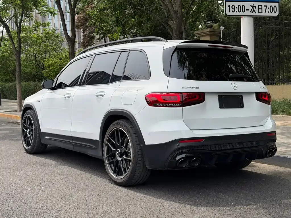 Mercedes-Benz GLB AMG — фото 10