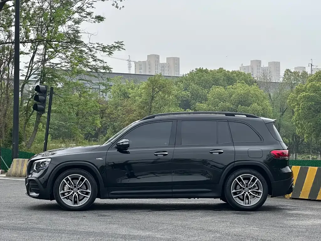 Mercedes-Benz GLB AMG — фото 10