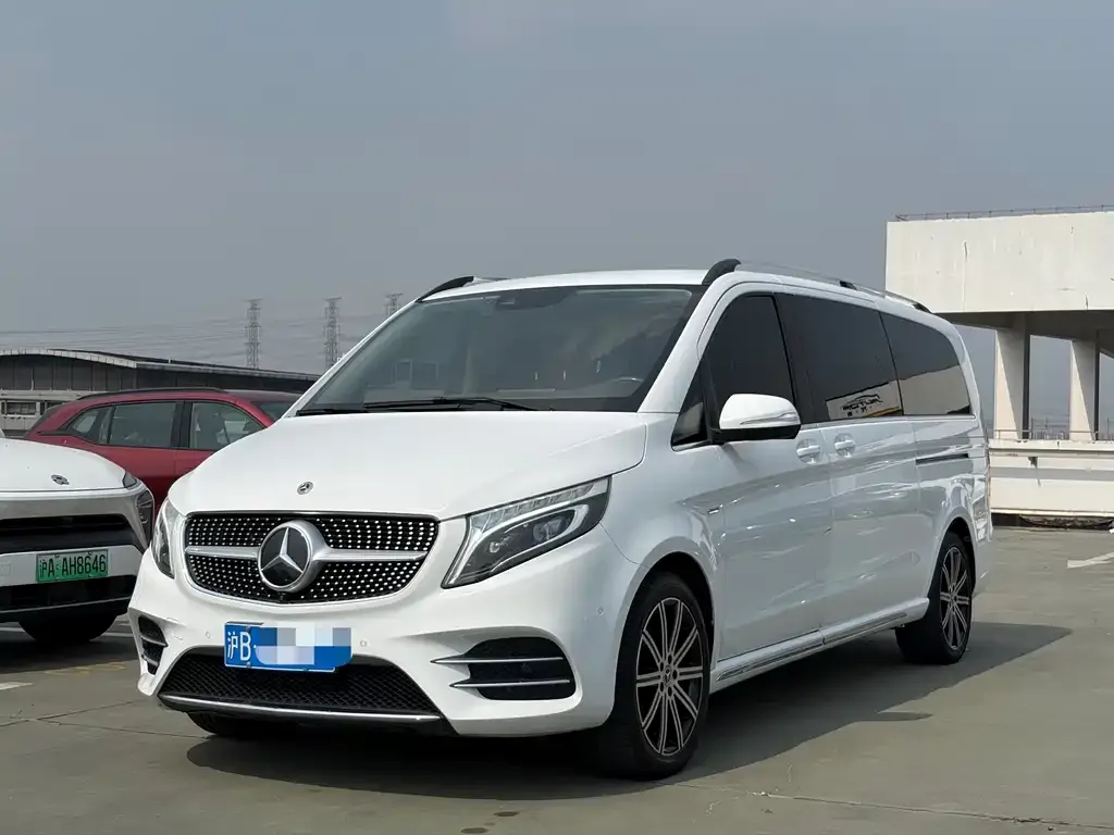 Mercedes-Benz V-Class — фото 1