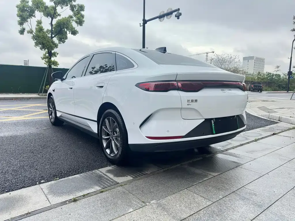 BYD Qin L — фото 3