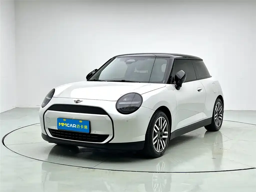 MINI Cooper EV — фото 1