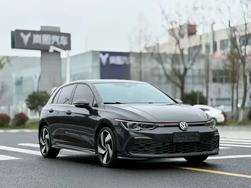 Volkswagen Golf GTI — фото 5