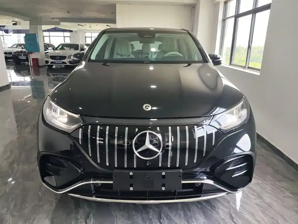 Mercedes-Benz EQE SUV — фото 3