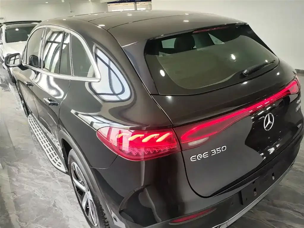 Mercedes-Benz EQE SUV — фото 9