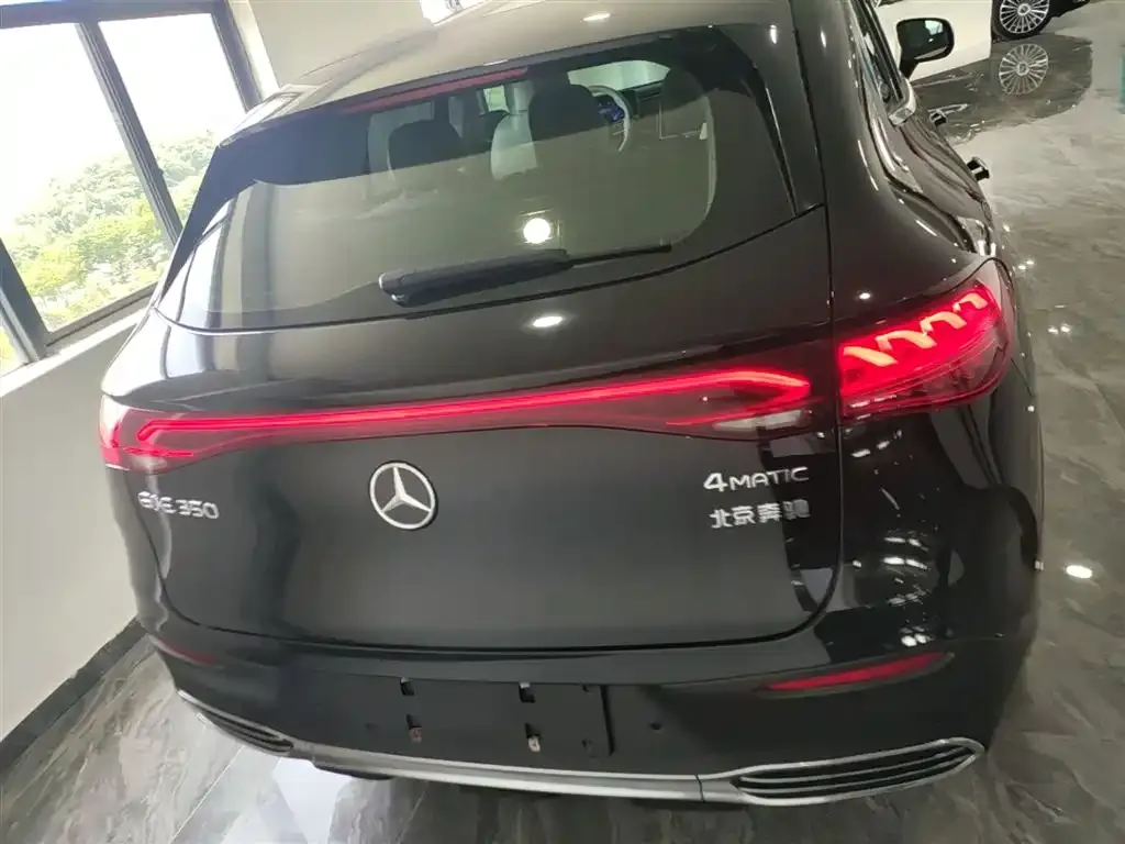 Mercedes-Benz EQE SUV — фото 4