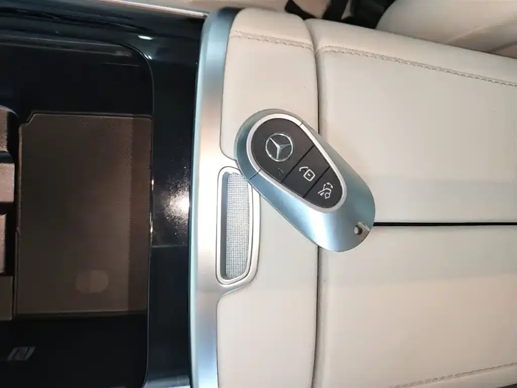 Mercedes-Benz EQE SUV — фото 2