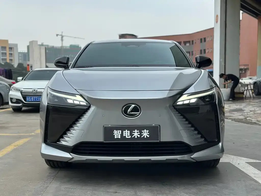Lexus RZ — фото 3