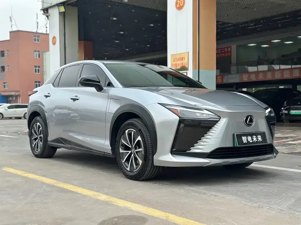 Lexus RZ — фото 10