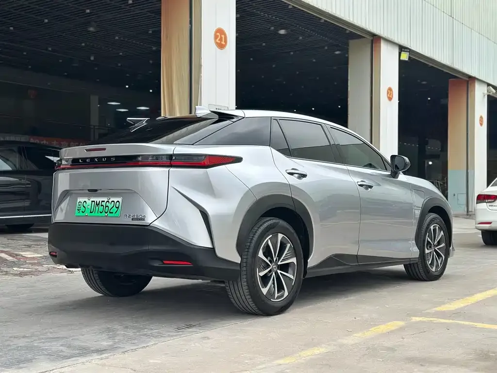 Lexus RZ — фото 6