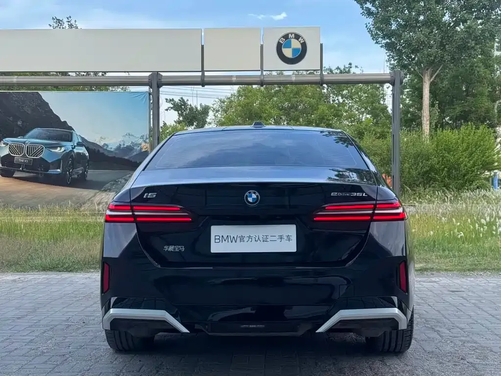 BMW i5 — фото 3
