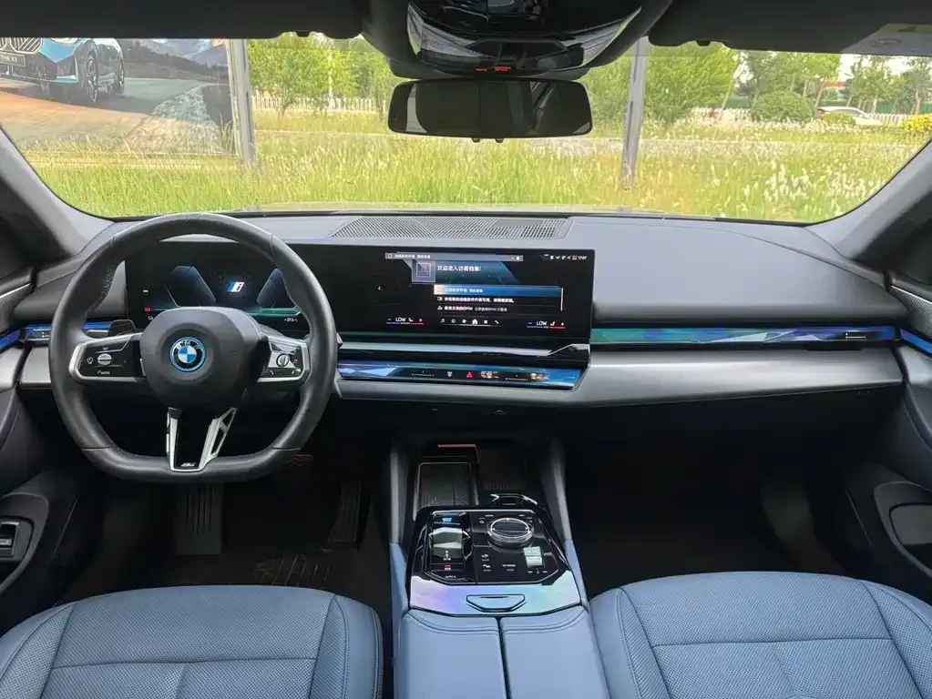 BMW i5 — фото 2