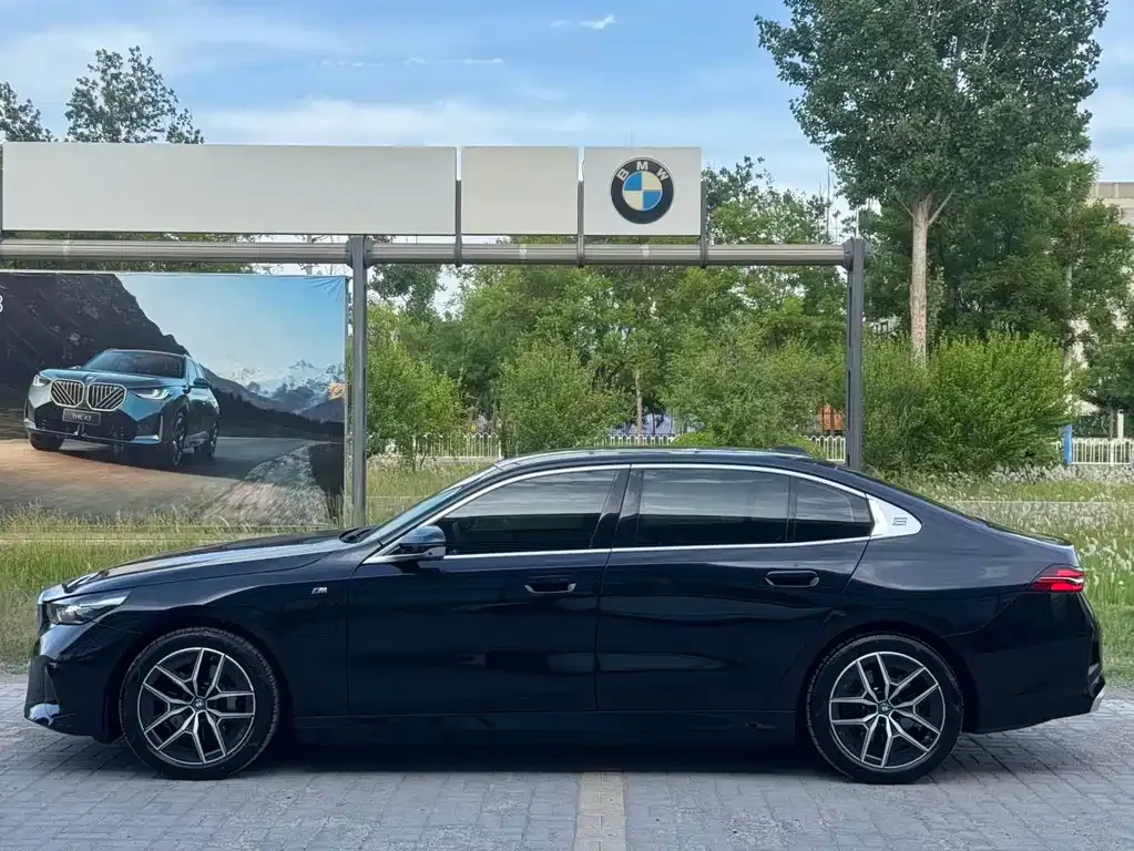 BMW i5 — фото 8