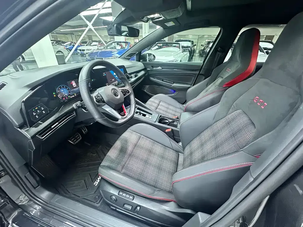 Volkswagen Golf GTI — фото 9