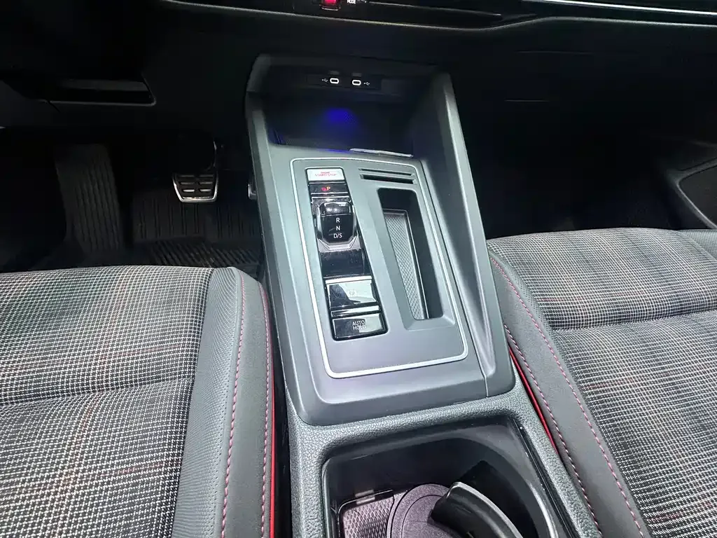 Volkswagen Golf GTI — фото 2