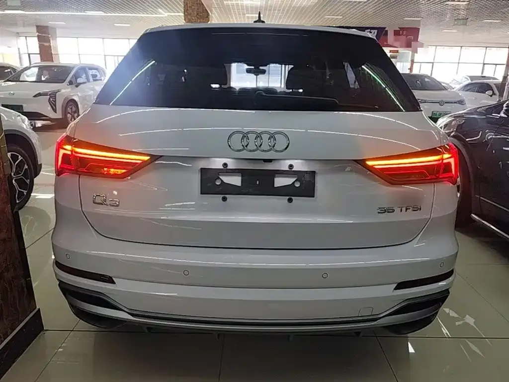 Audi Q3 — фото 7