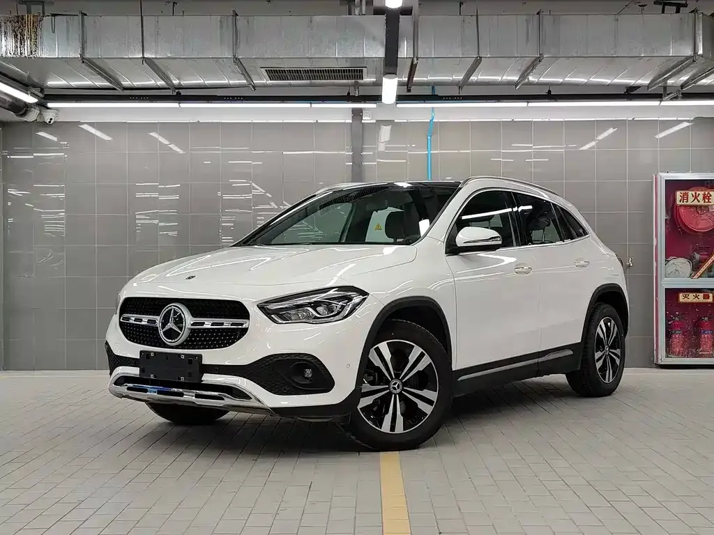 Mercedes-Benz GLA — фото 1
