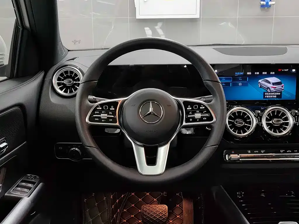 Mercedes-Benz GLA — фото 9