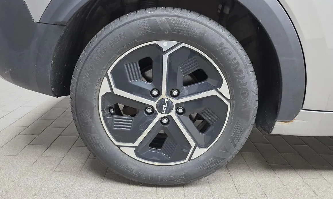 Kia Niro — фото 10