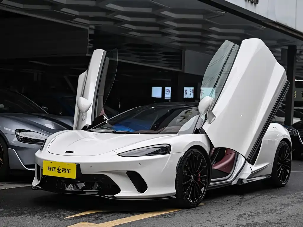 McLaren GT — фото 1