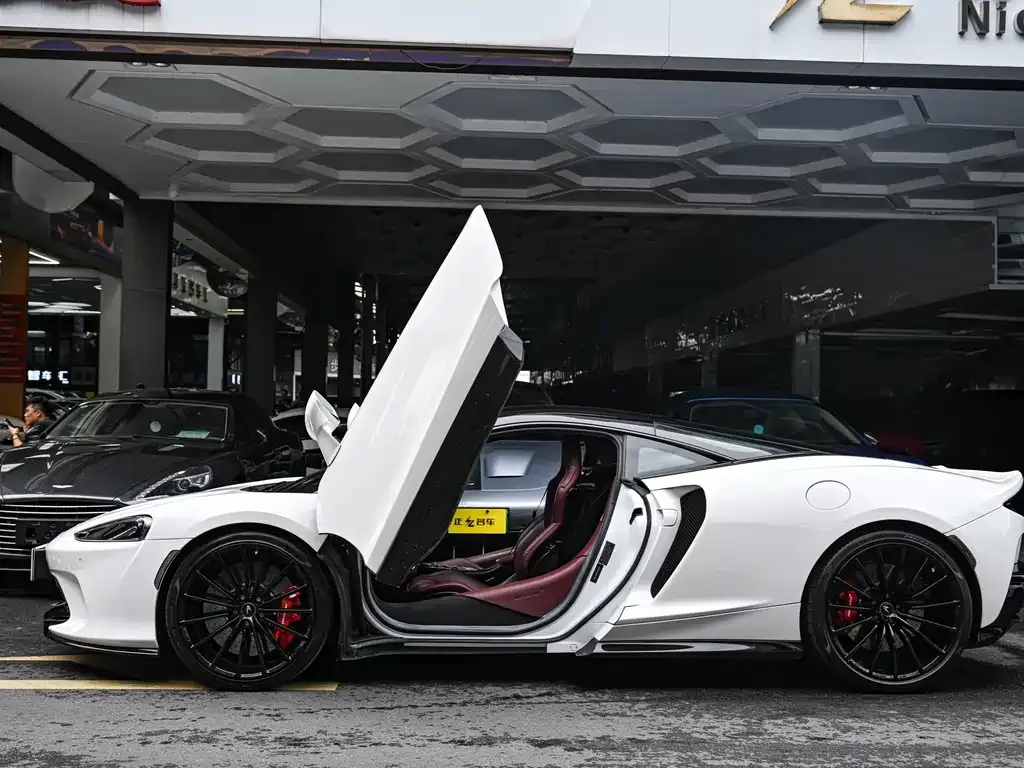 McLaren GT — фото 5