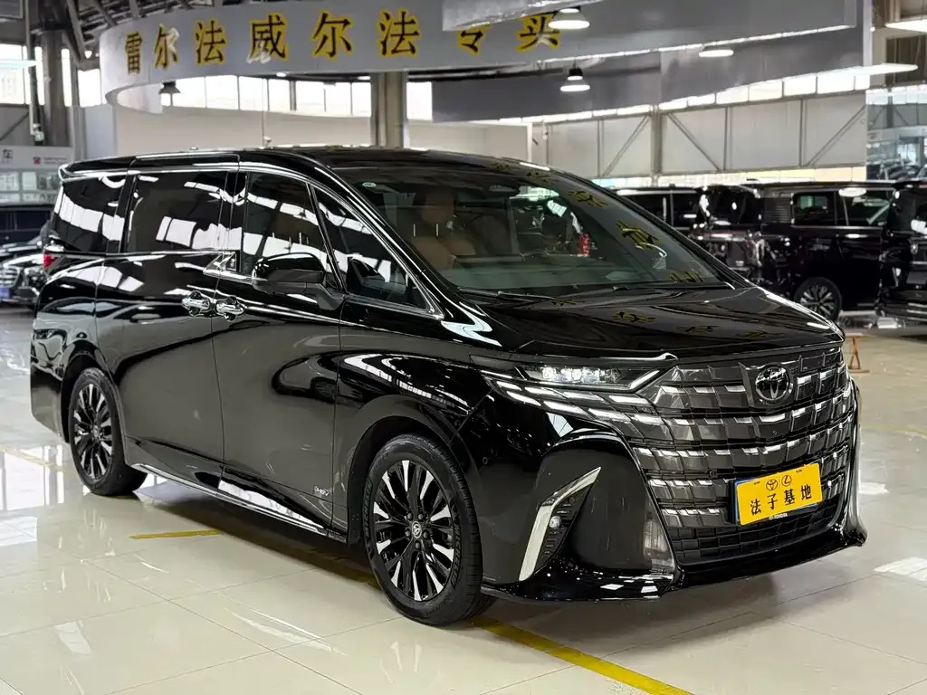 Toyota Alphard — фото 7