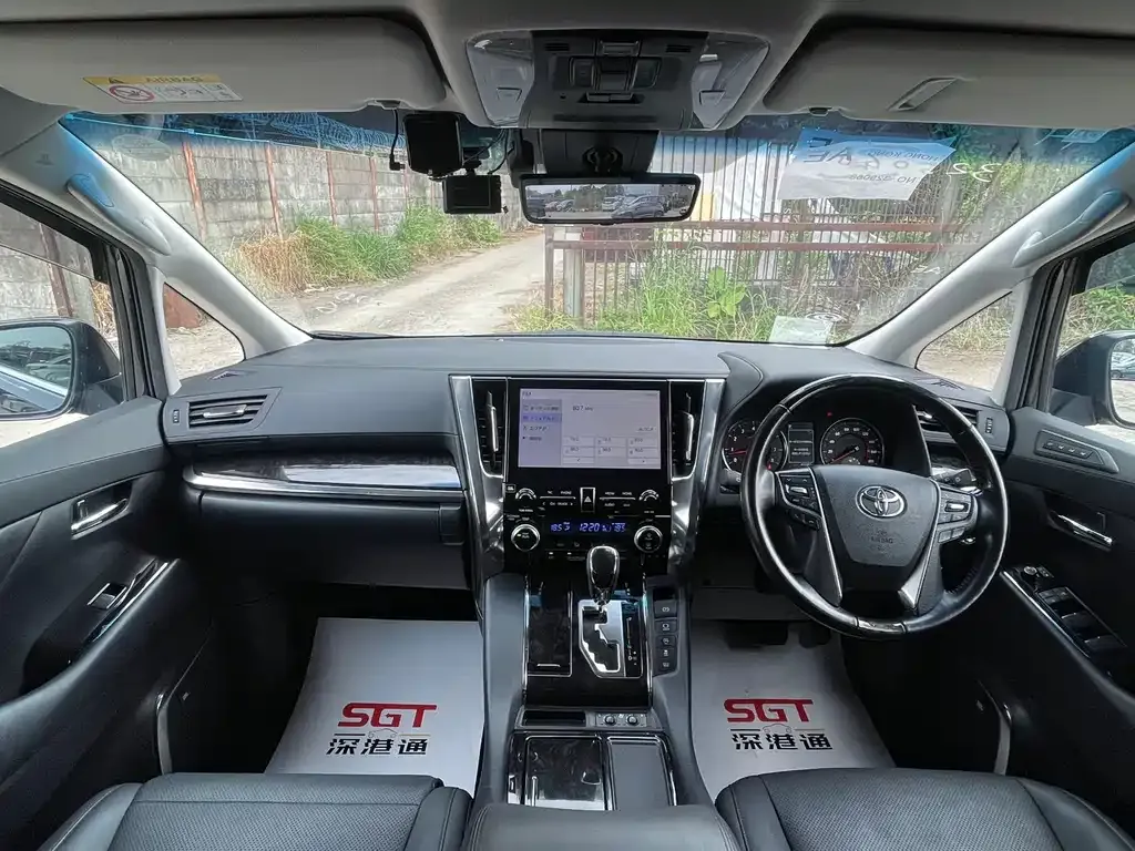 Toyota Alphard — фото 5
