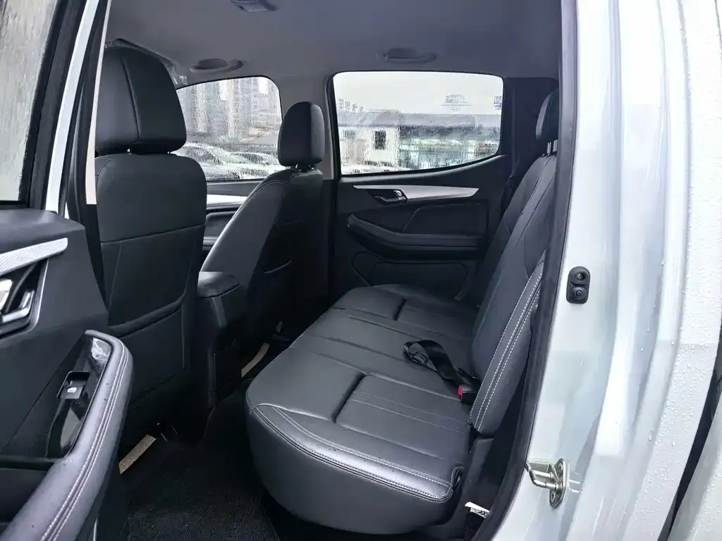 Isuzu RE-MAX — фото 4