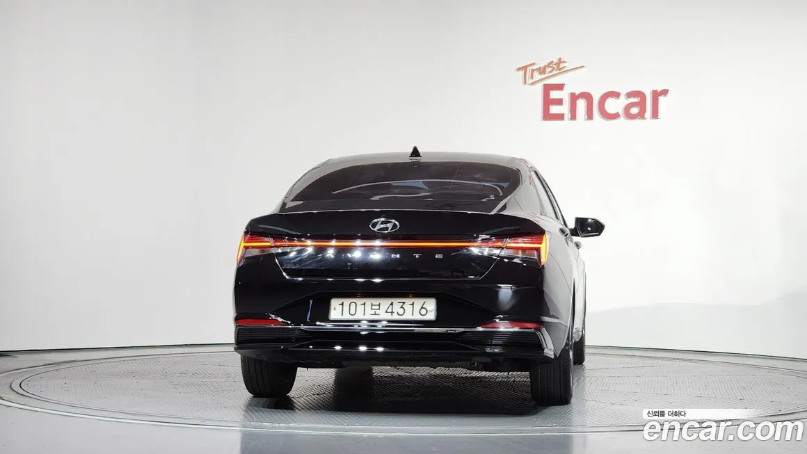 Hyundai AVANTE — фото 4
